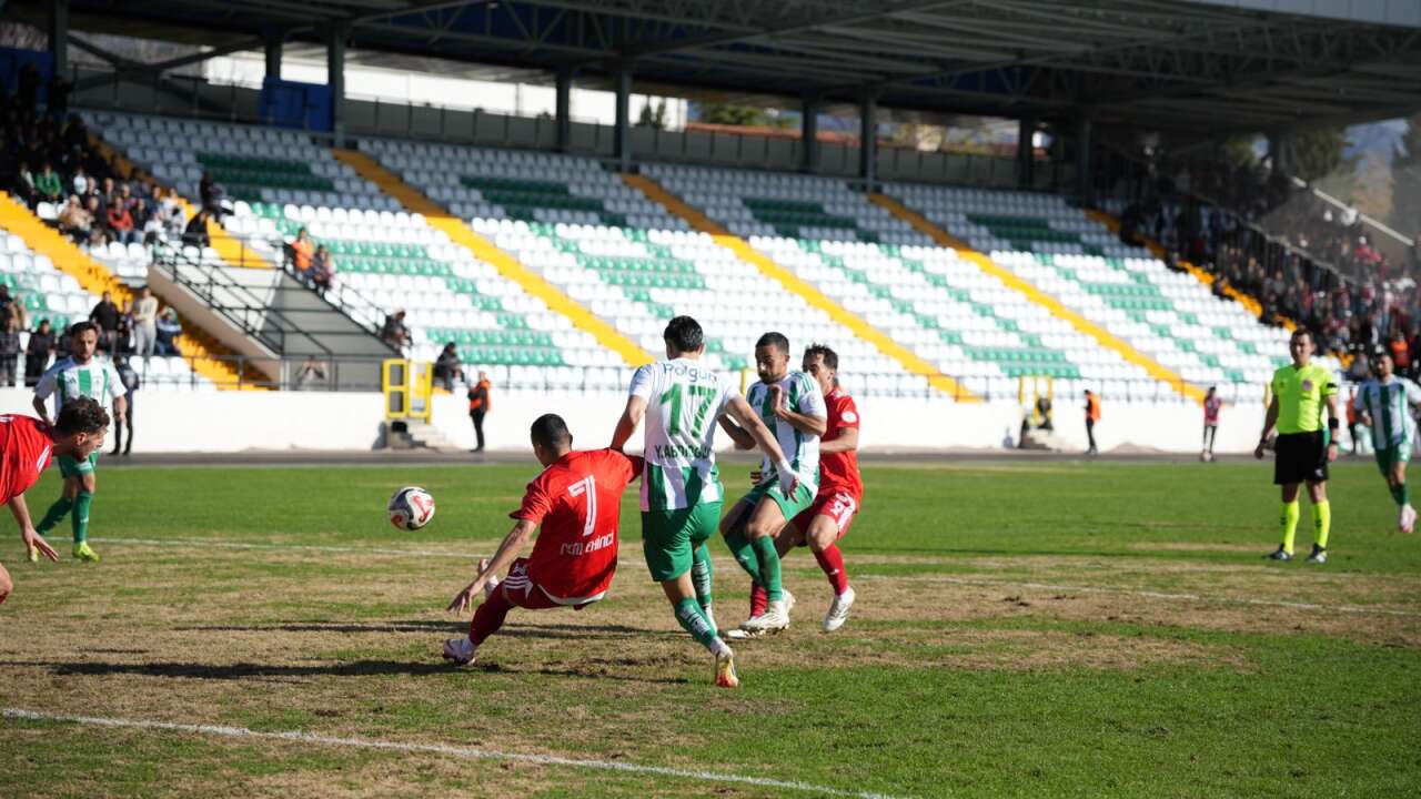 Muğlaspor, Lig Lideri Batman Petrolspor’u  2-0 Mağlup Ederek Puansız Gönderdi 15